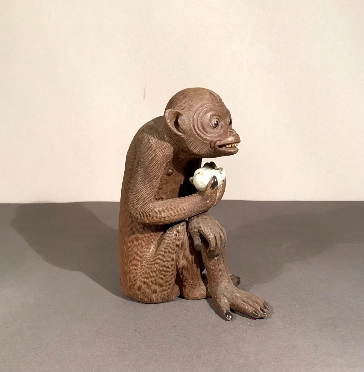 Asian Arts Japan Macaque With Fruit In Stoneware Partially Glazed 20th Century Wisdom-photo-2