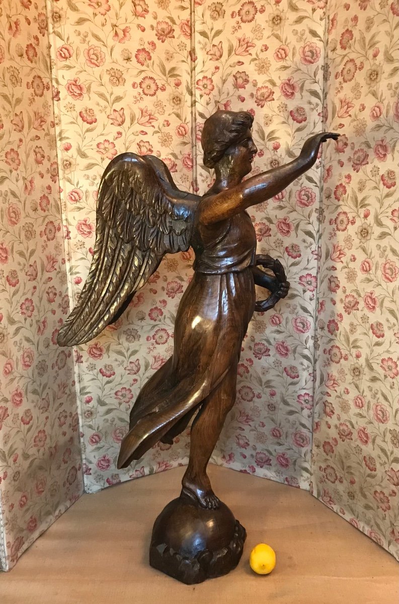 Late 17th/early 18th Century High Sculpture Winged Victory In Carved Oak France-photo-2