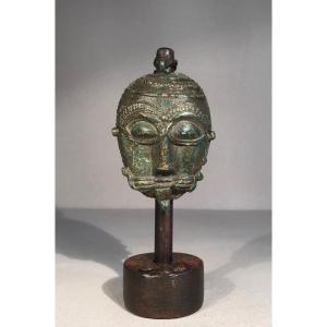 Art Premier Masque Diminutif Culture Akan En Bronze Et Cuivre Art Africain Début XXème Siècle 