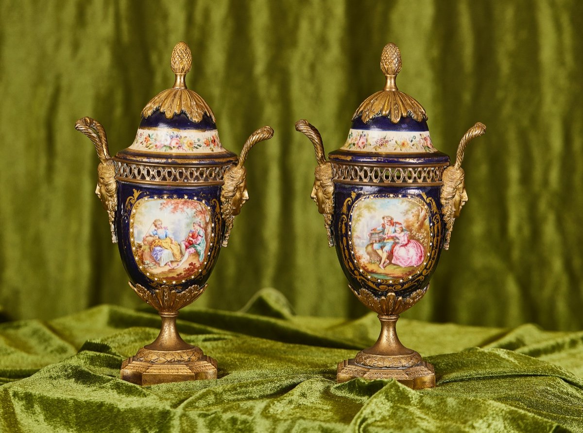 Paire de Vases de Sèvres - 19ème Siècle XIX-