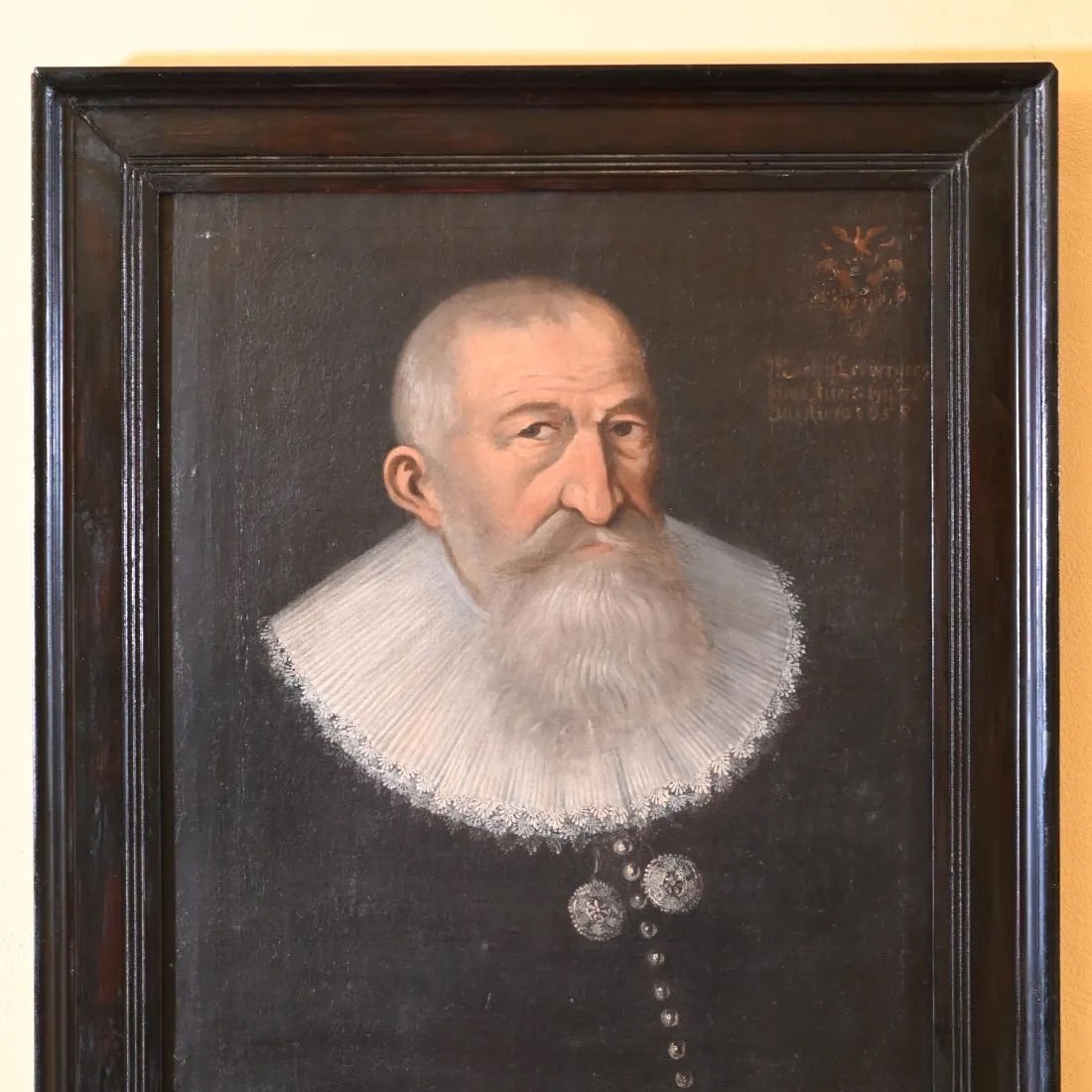 Portrait Of A Gentleman With Noble Coat Of Arms. 17th Century-photo-2