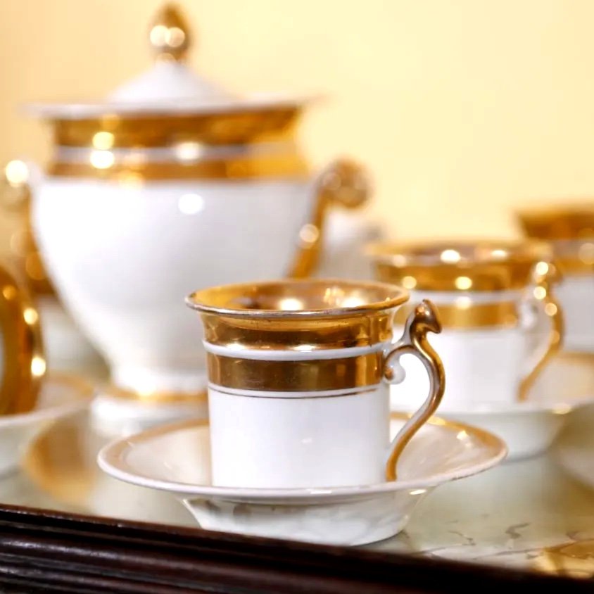 Service à Café En Porcelaine à Rehauts d'Or. France, Début Du XIXe Siècle-photo-2