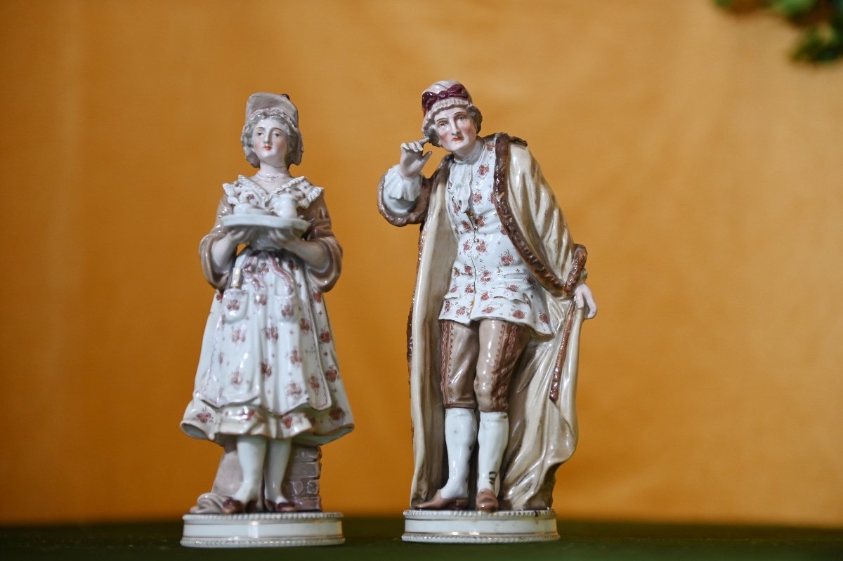 Refined Pair Of Porcelain Figurines. Saxony, 19th Century