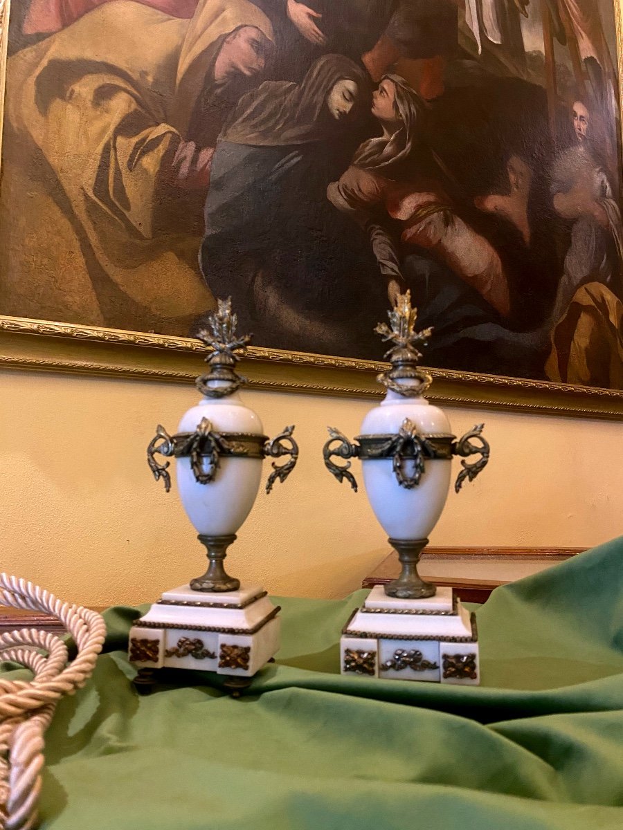 Pair Of Marble Vases. France, 19th Century-photo-2