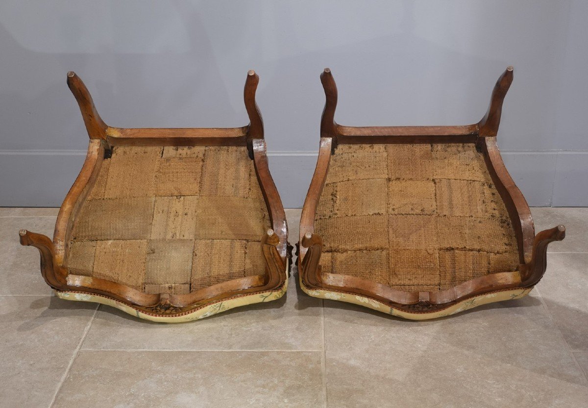 Paire de fauteuils à dossiers plats en noyer époque XVIII°-photo-7