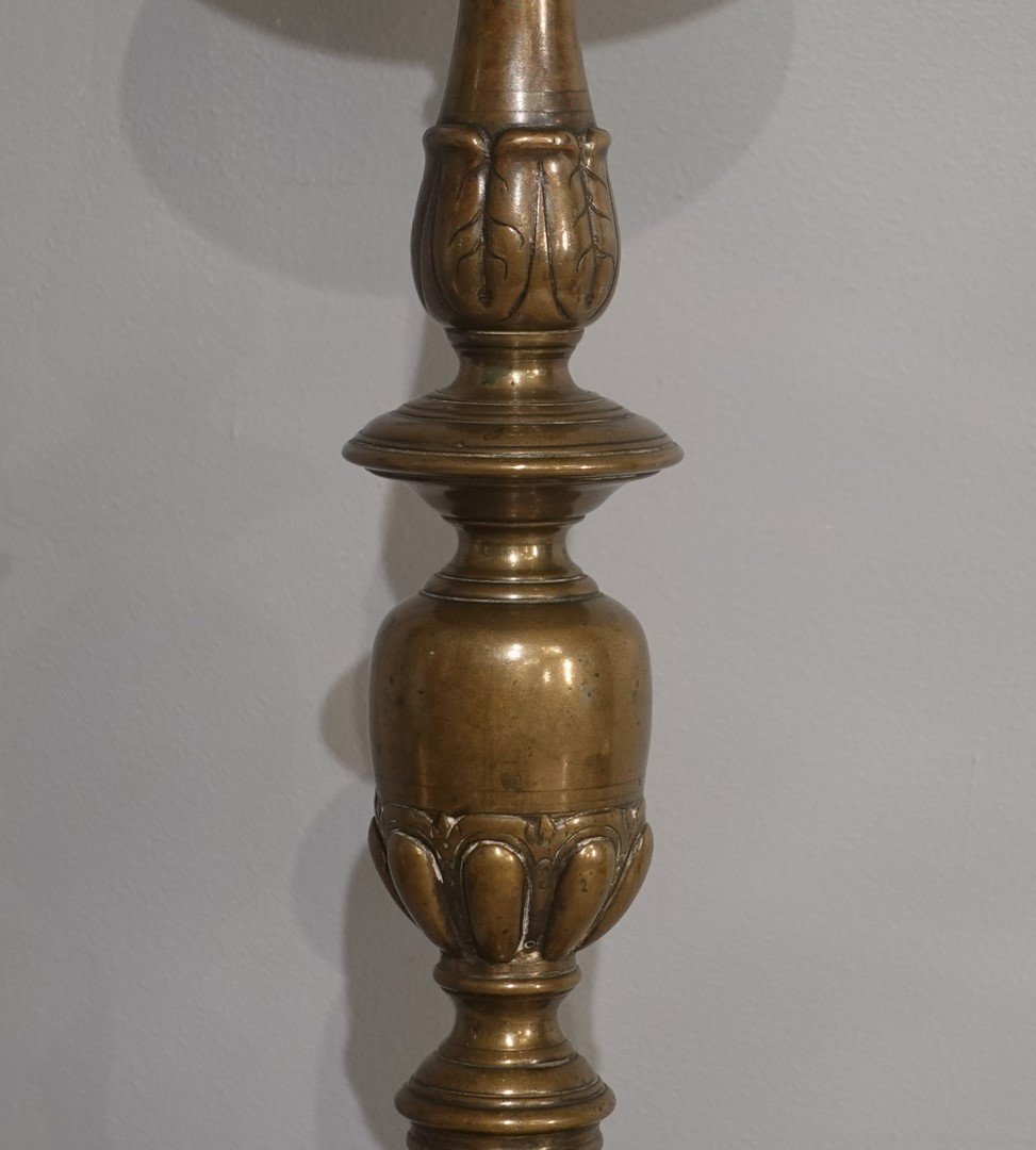 Pique-cierge  en bronze du XVII° siècle-photo-3