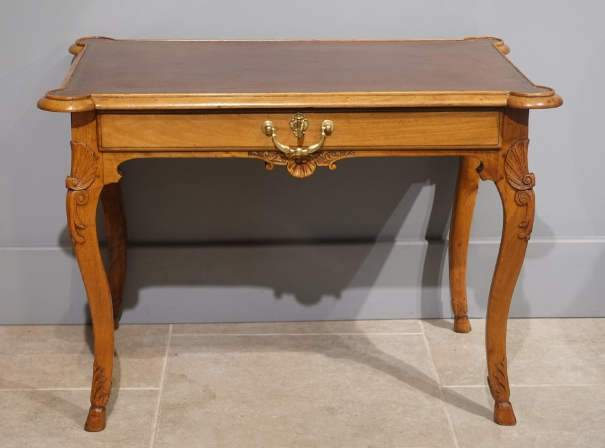 Table-bureau en noyer d'époque XVIII°