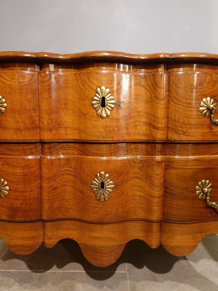 Commode sauteuse en noyer d'époque XVIII°-photo-5