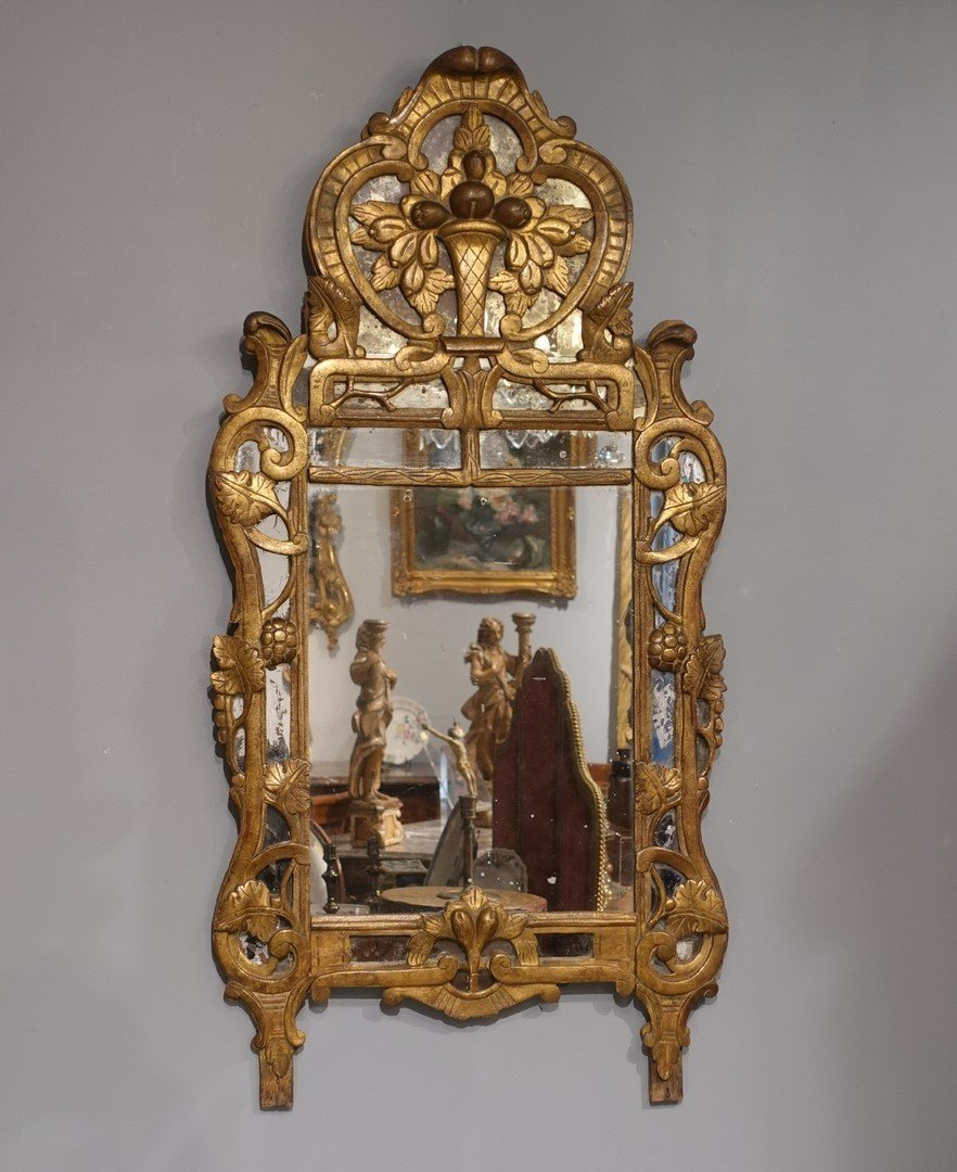 Miroir Provençal Louis XV en bois doré d'époque XVIII° 