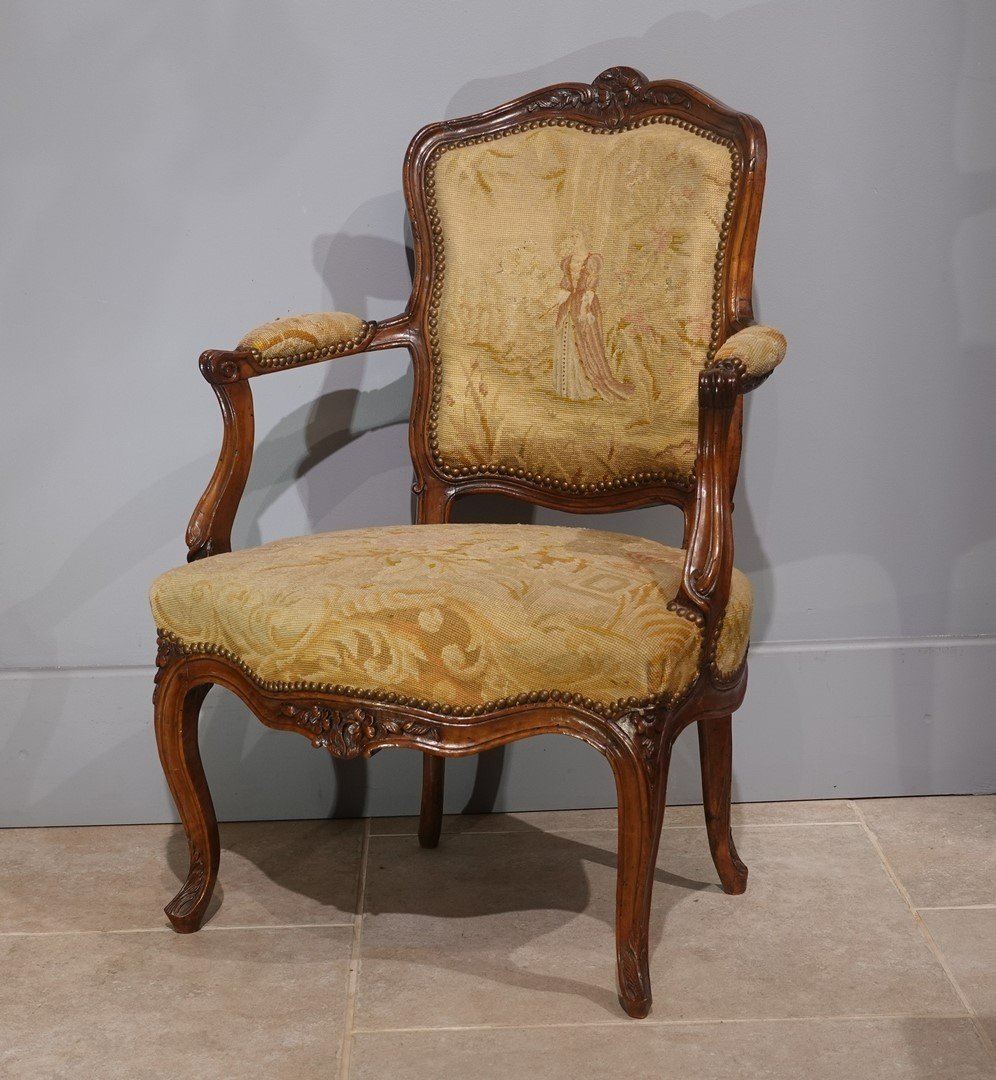 Pair Of Louis XV Walnut Cabriolets From The 18th Century-photo-2