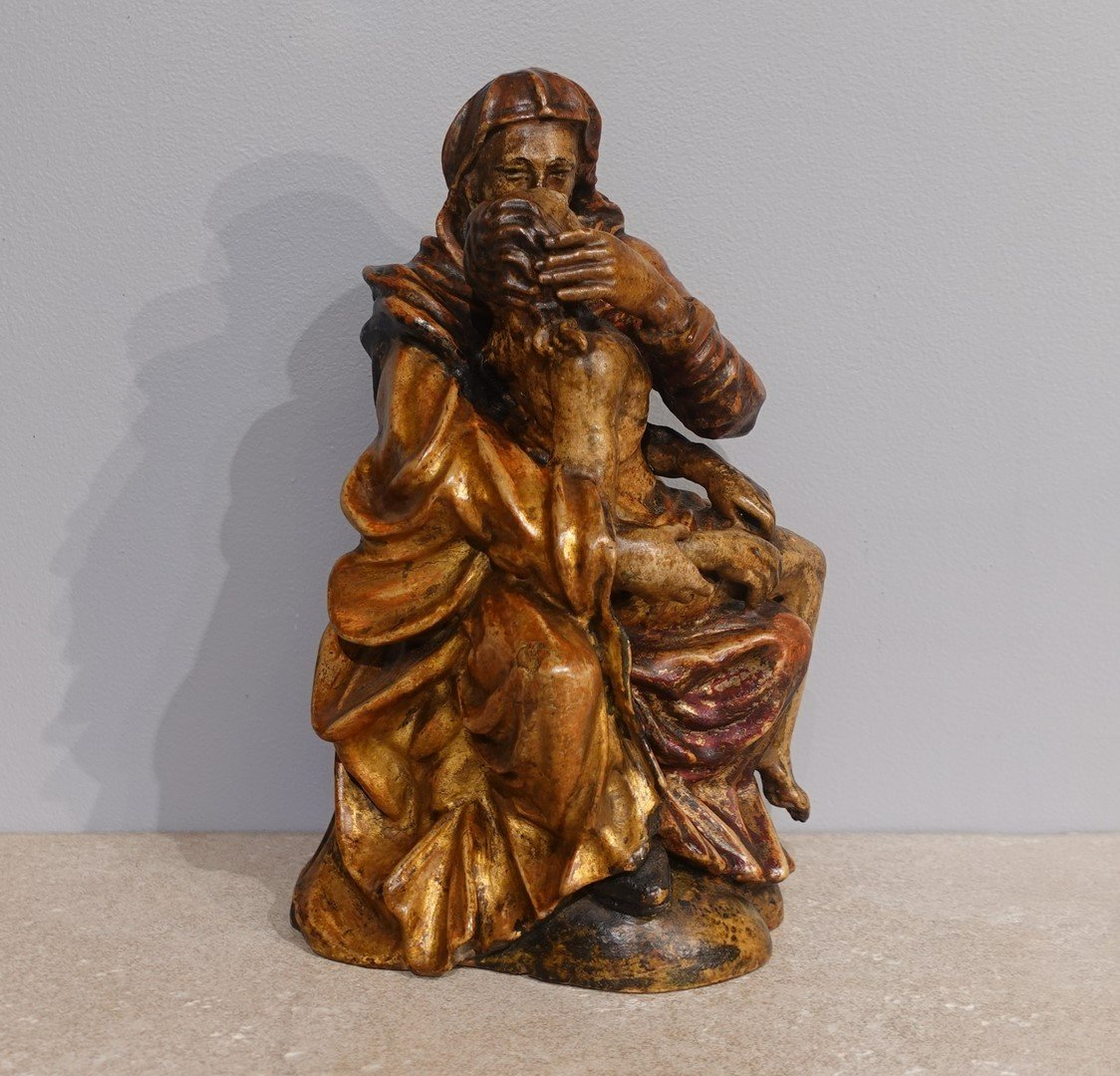 17th Century Polychrome Walnut Pietà-photo-4