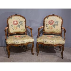 Pair Of ''flat Back'' Armchairs In Walnut, 18th Century