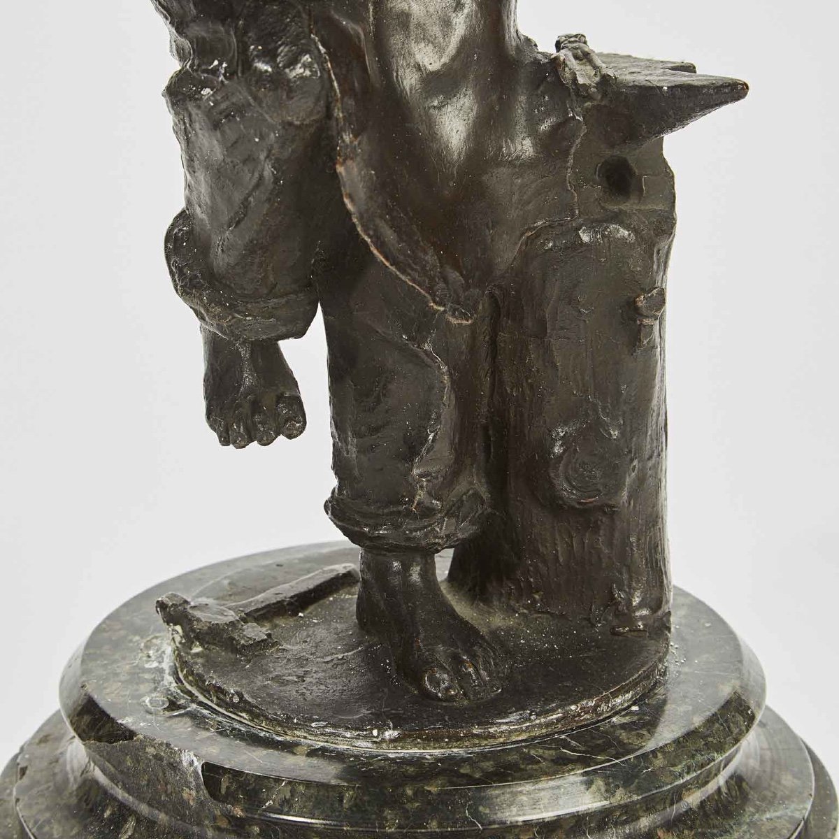 Early 20th Century Italian Satirical Bronze Sculptures A Pair Of Young Blacksmiths-photo-3