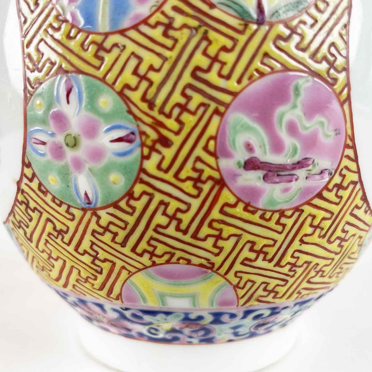 19th Century Chinese Porcelain Vase-photo-1
