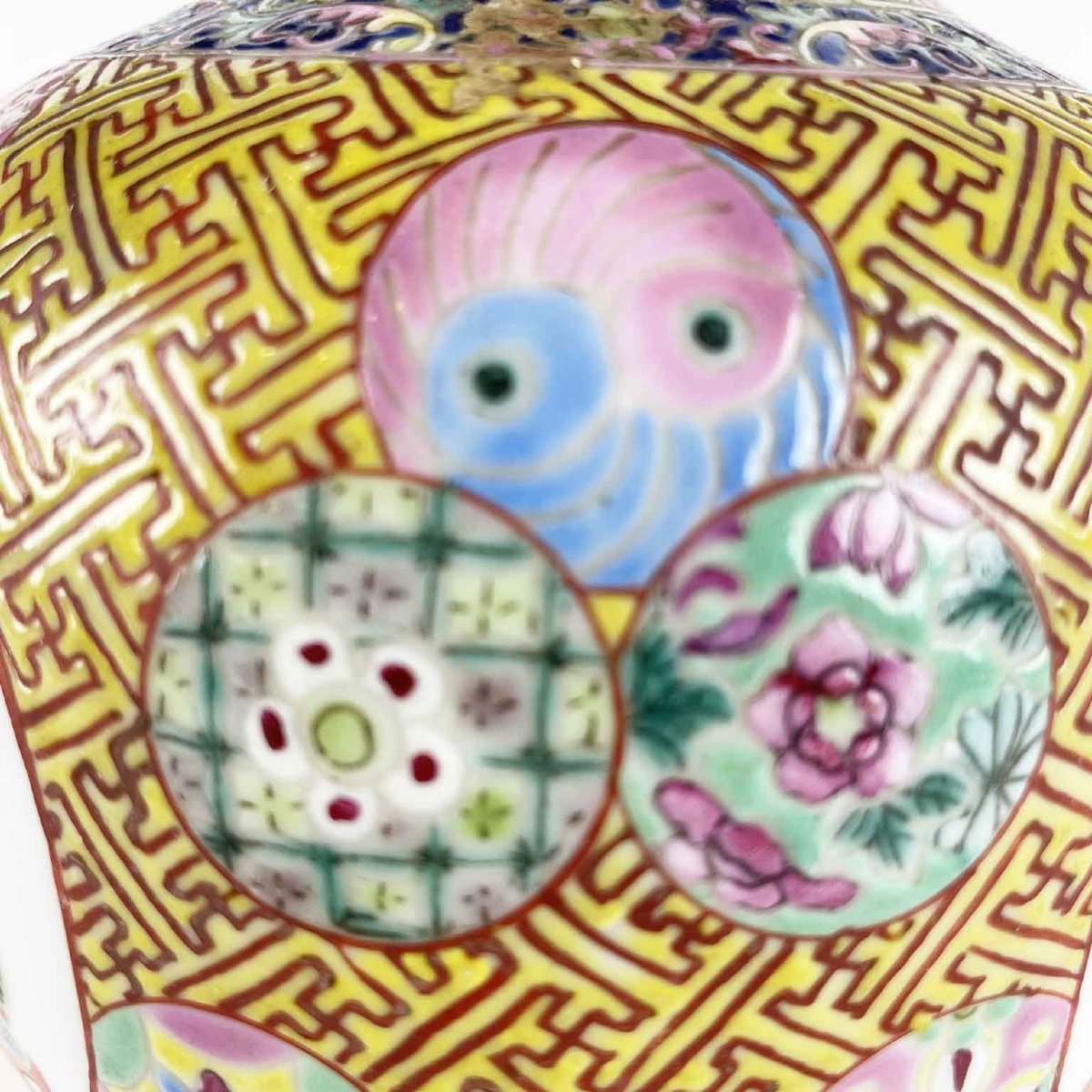 19th Century Chinese Porcelain Vase-photo-3