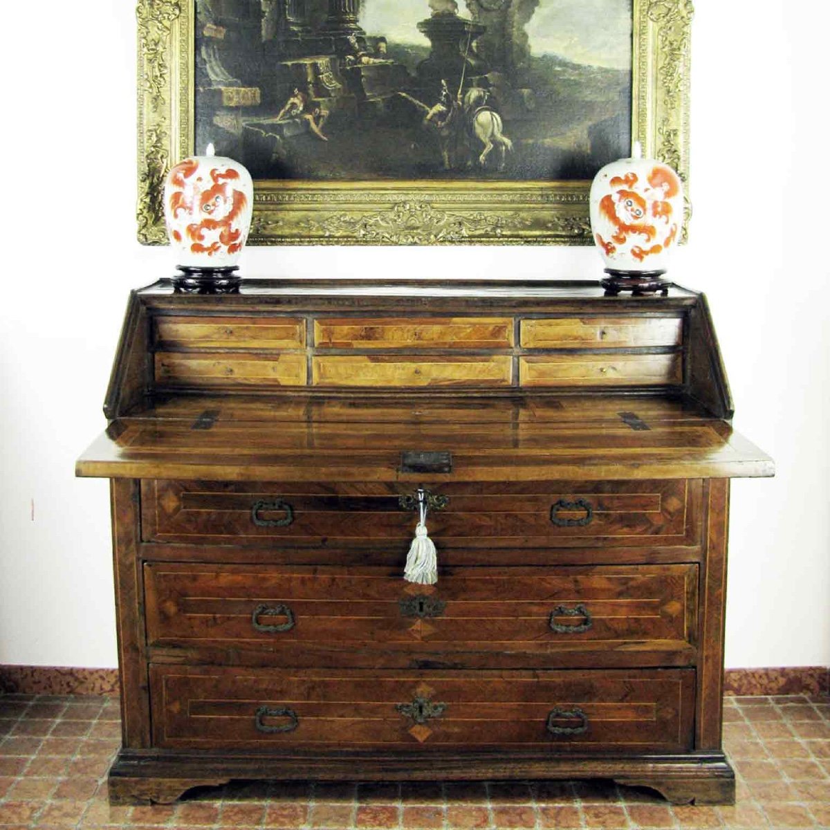 18th Century Italian Walnut Bureau With Flap-photo-2