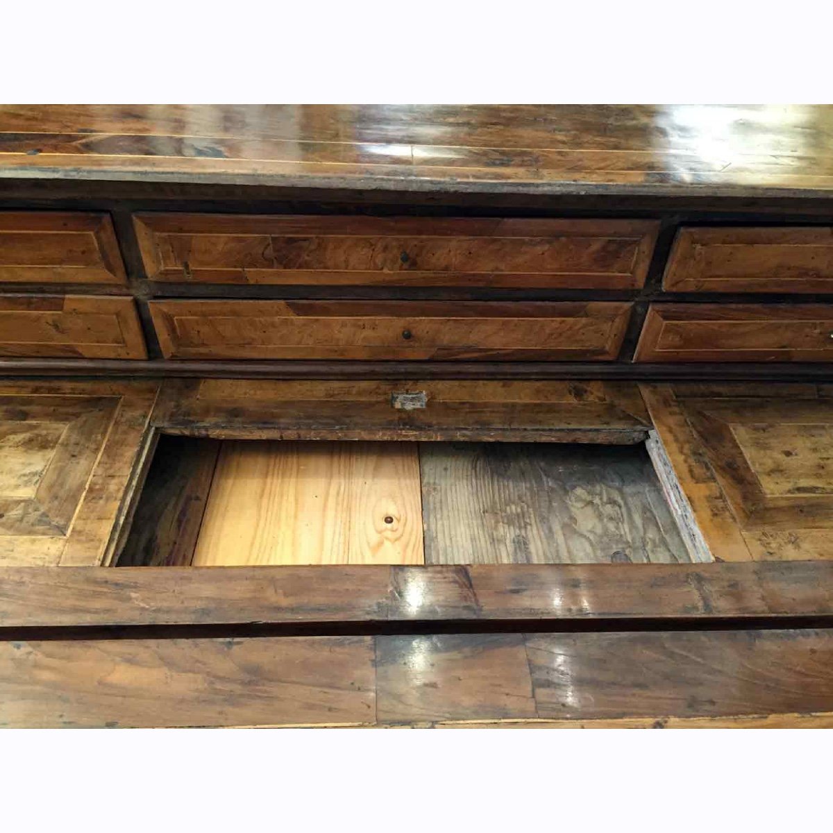 18th Century Italian Walnut Bureau With Flap-photo-4