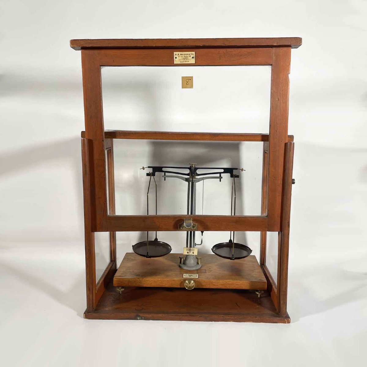 F E Becker & Co English Pharmaceutical Cased Scale -photo-3