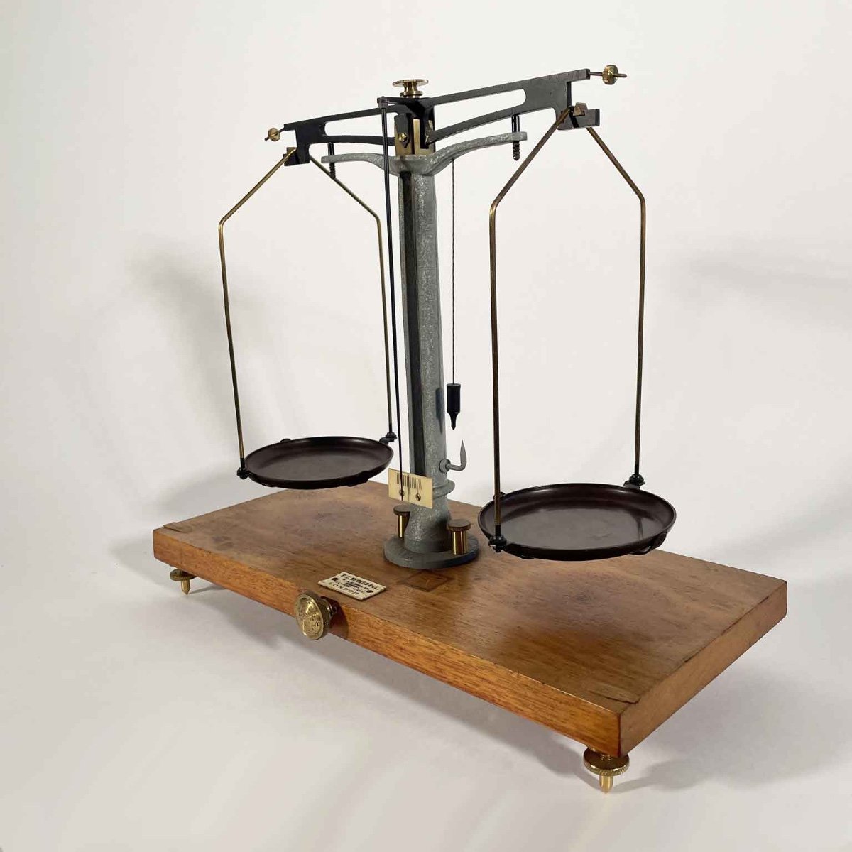 F E Becker & Co English Pharmaceutical Cased Scale -photo-1