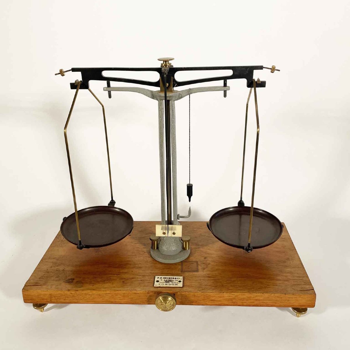 F E Becker & Co English Pharmaceutical Cased Scale -photo-3