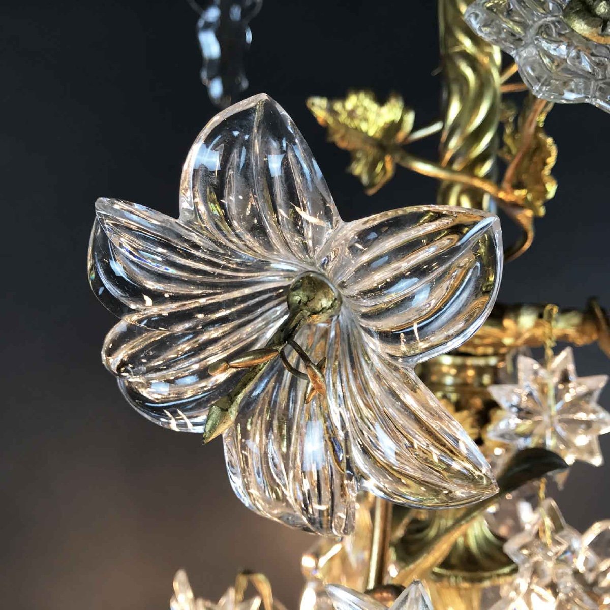 19th Century French Gilt Bronze And Crystal Twelve-branch Floral Chandelier -photo-3