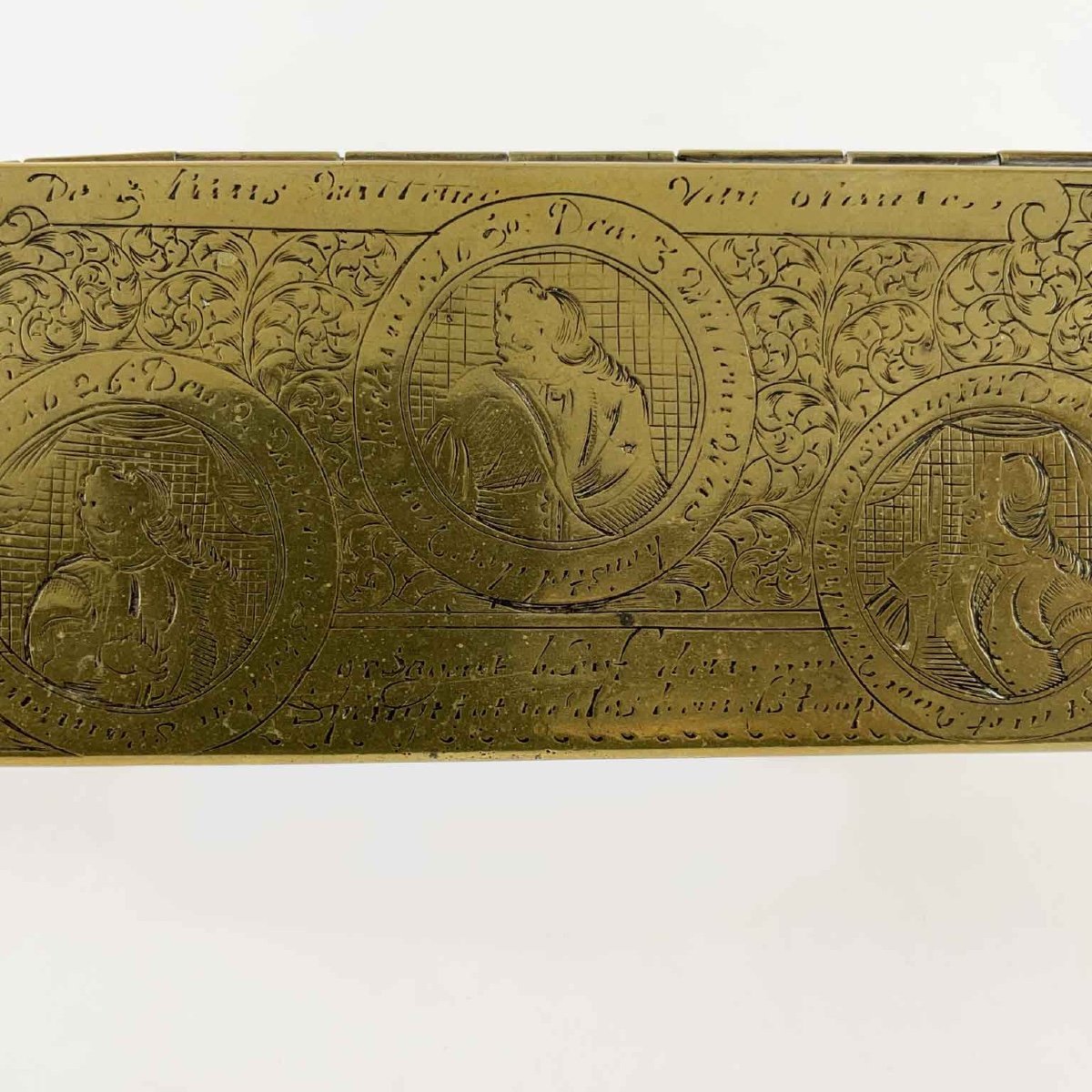 18th Century Dutch Brass Tobacco Box With Figures-photo-4