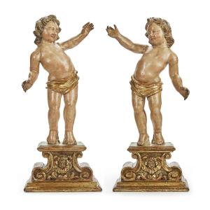 Pair Of Angels On A Sculpted Base From The 1700s
