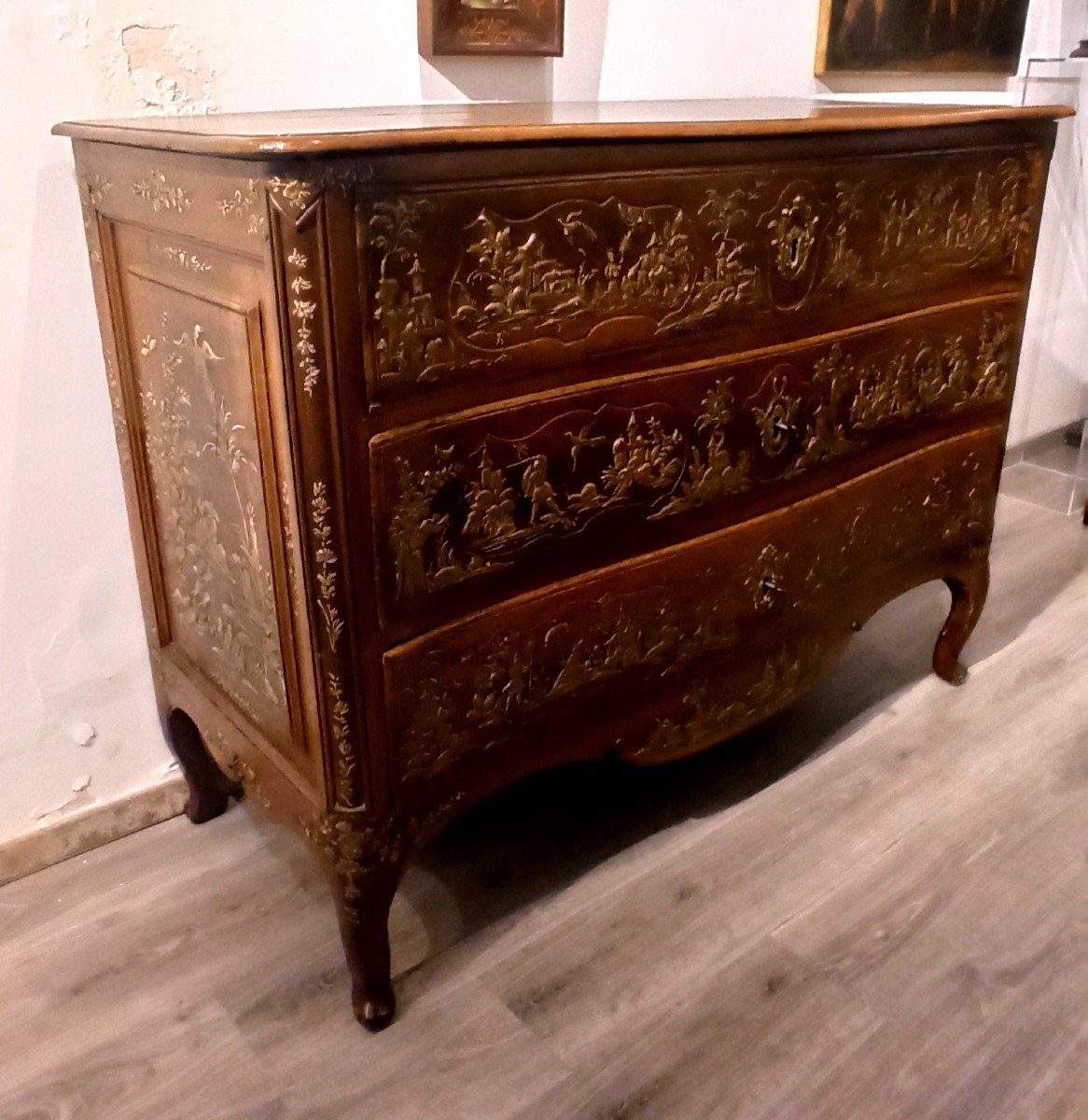 Rare Chest Of Drawers In Light Walnut With Chinoiserie Pastille Decorations-photo-4