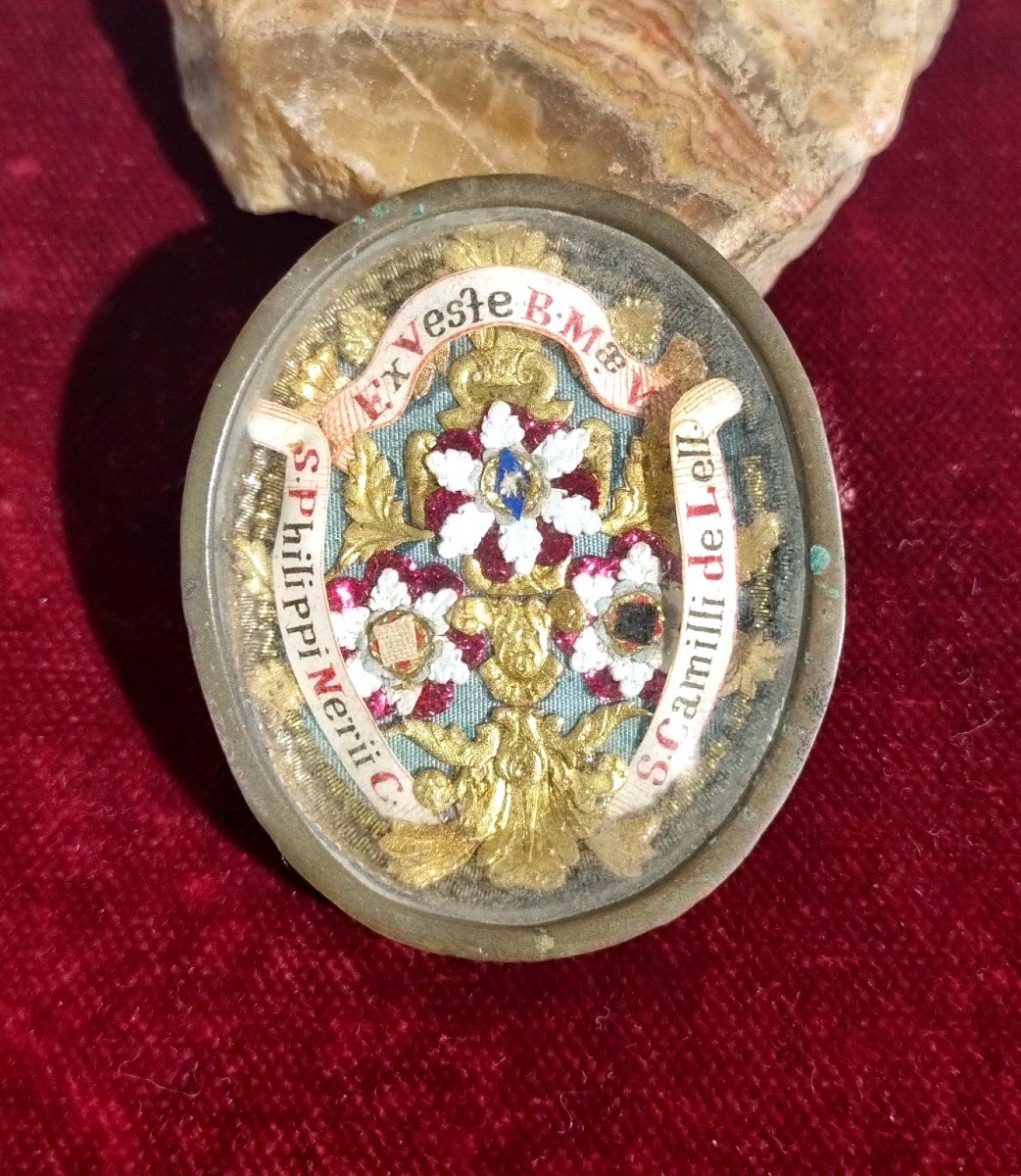 Large Relic Of Ex Veste B.m.v.-s.camilli De Lellis-s.philippi Nerii C.-photo-4