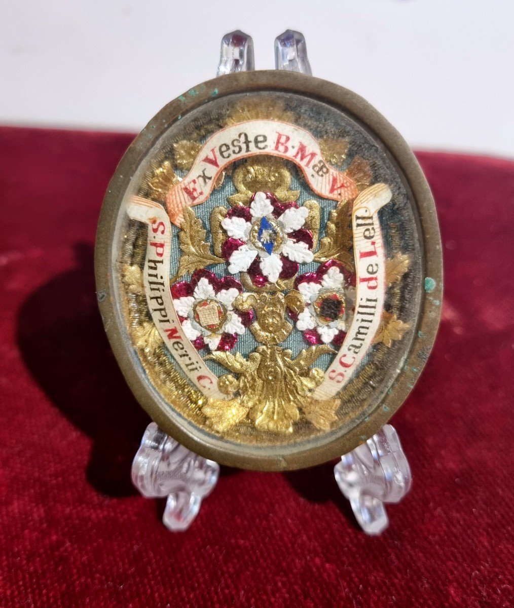 Large Relic Of Ex Veste B.m.v.-s.camilli De Lellis-s.philippi Nerii C.