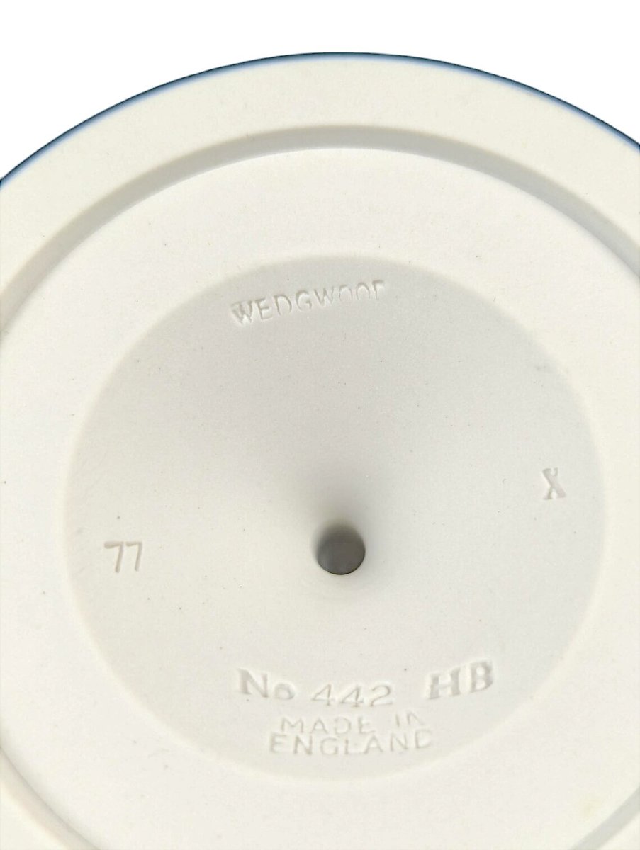Gobelet commémoratif Wedgwood, sceaux des Bermudes et des États-Unis, Jubilé d'argent 1977-photo-3