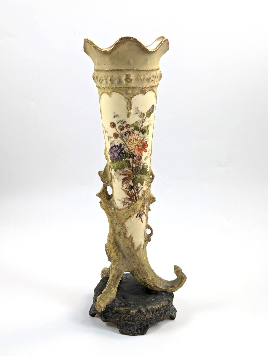 Antique Ernst Wahliss Porcelain Cornucopia Vase, Circa 1897.