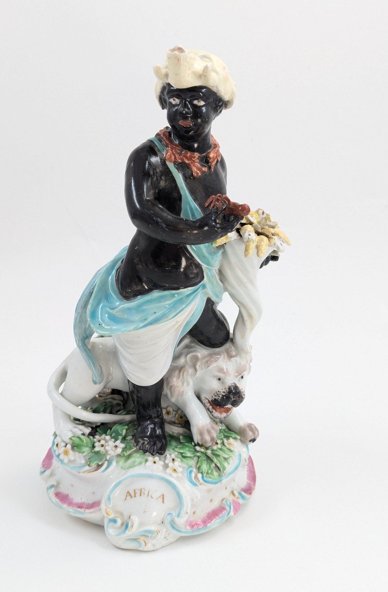 Figure Allégorique De l'Afrique En Porcelaine De Derby, Vers 1765