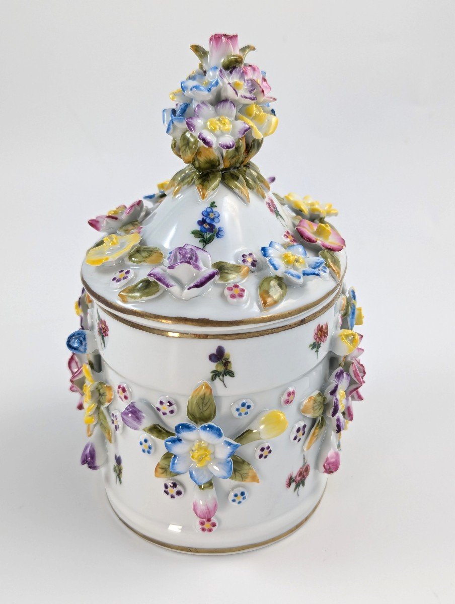 Meissen Style Flower Encrusted Porcelain Jar And Lid, Circa 19th Century-photo-2