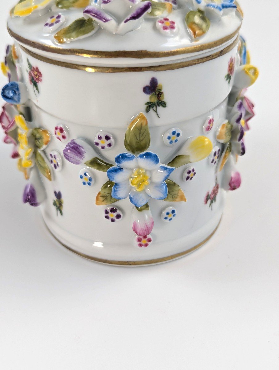 Meissen Style Flower Encrusted Porcelain Jar And Lid, Circa 19th Century-photo-4