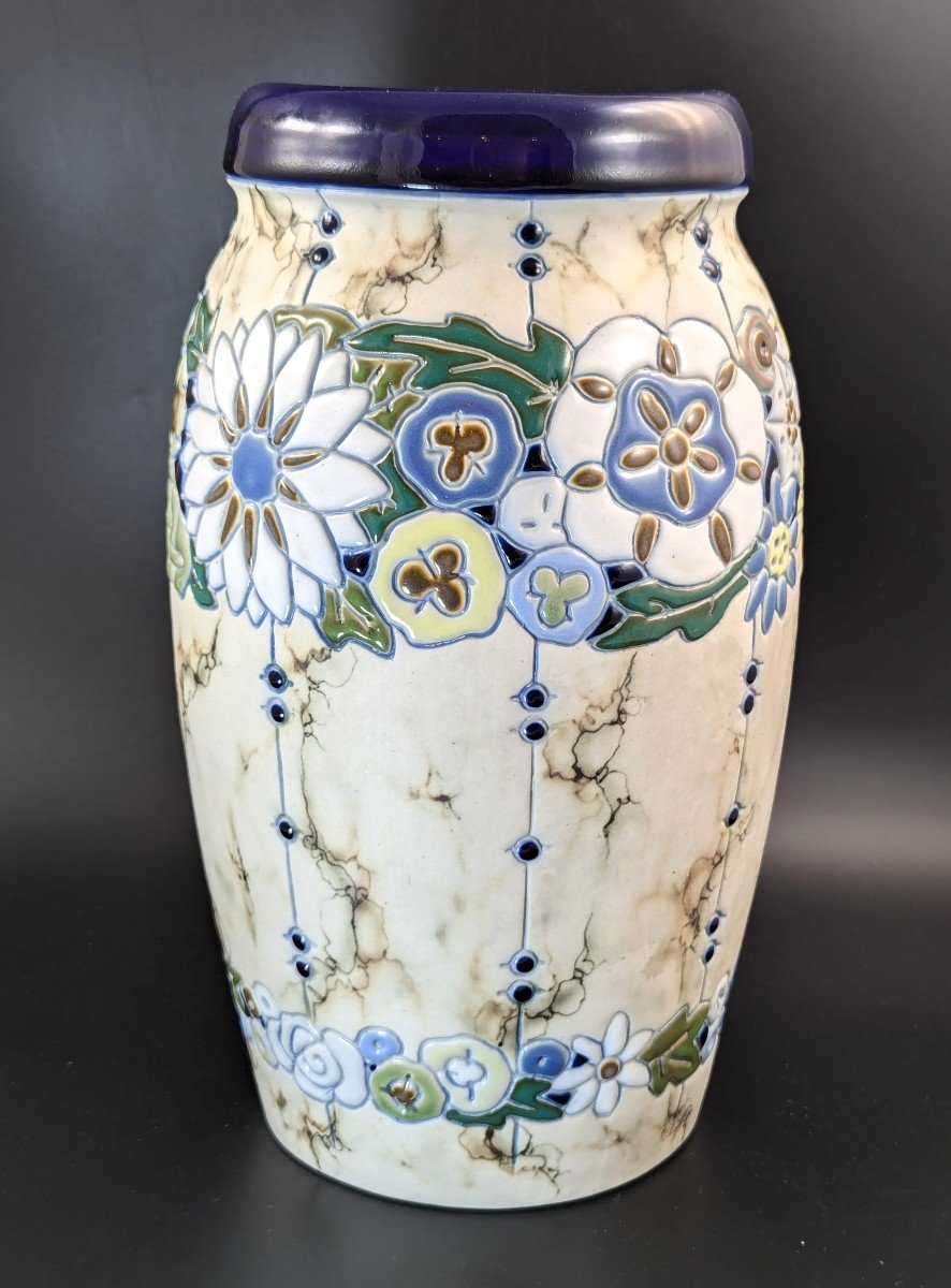 Amphora Ceramic Vase In The Art Deco Style. Made In Czechoslovakia, с. 1920-photo-3