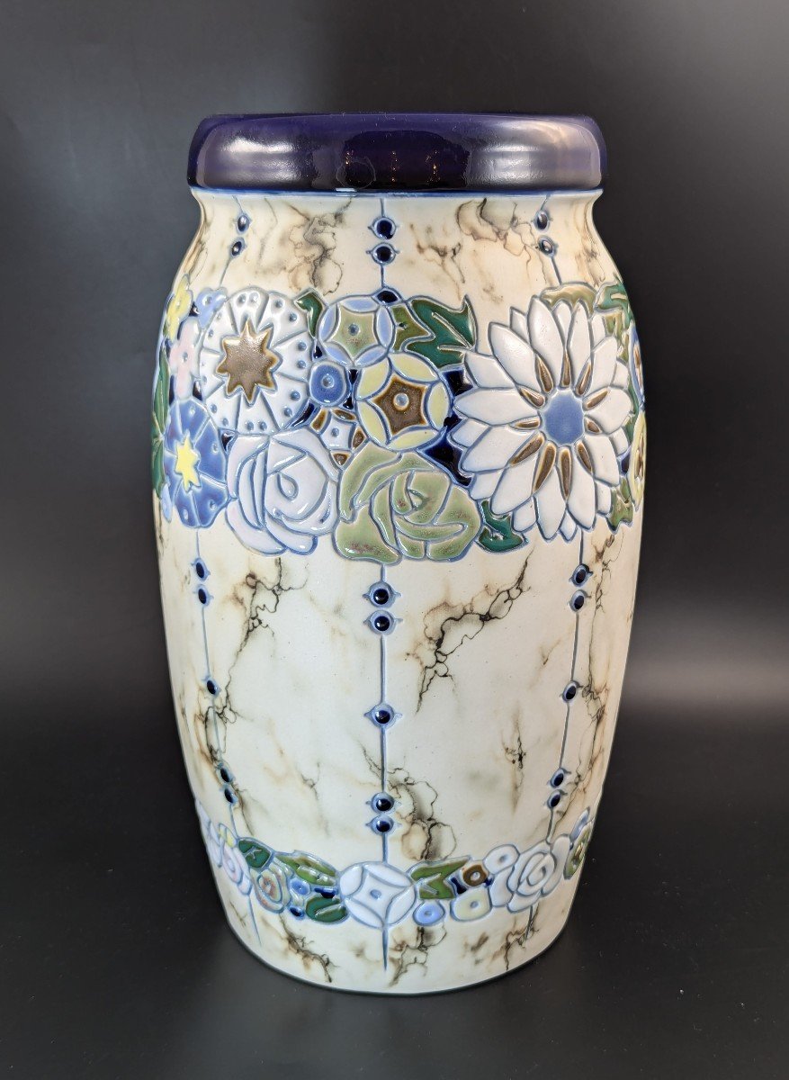 Amphora Ceramic Vase In The Art Deco Style. Made In Czechoslovakia, с. 1920-photo-4