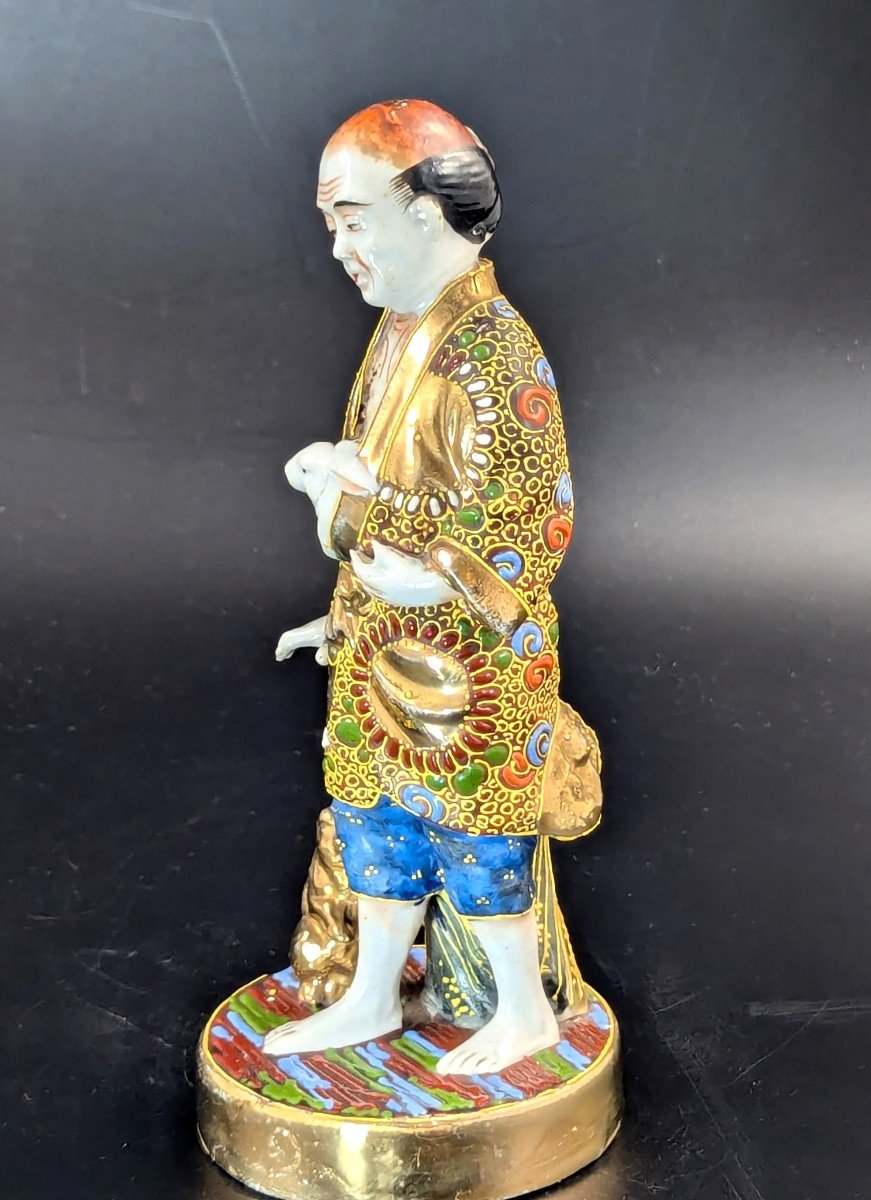 Antique Japanese Satsuma Porcelain Figurine Man With Rabbits, Meiji Period -photo-2