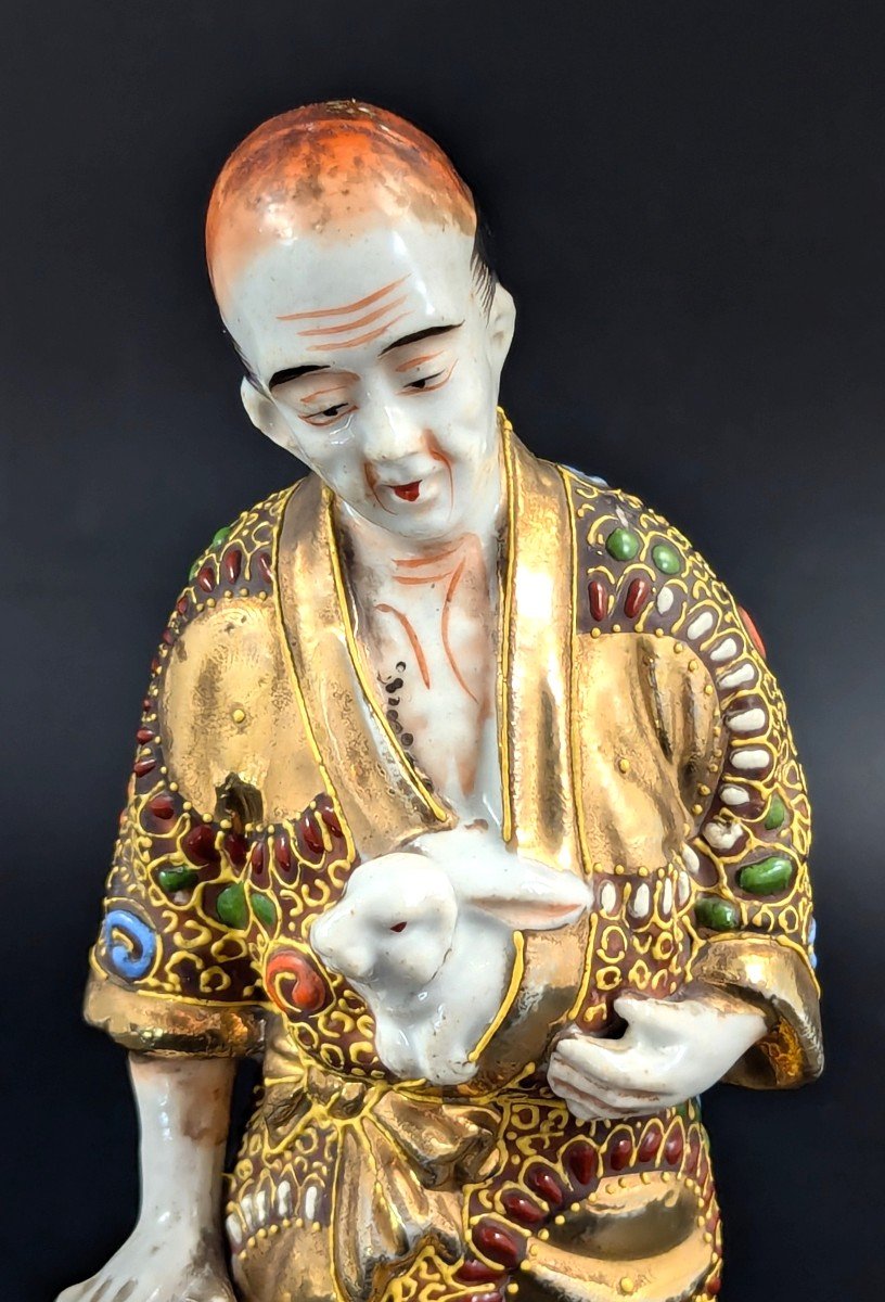 Antique Japanese Satsuma Porcelain Figurine Man With Rabbits, Meiji Period -photo-3