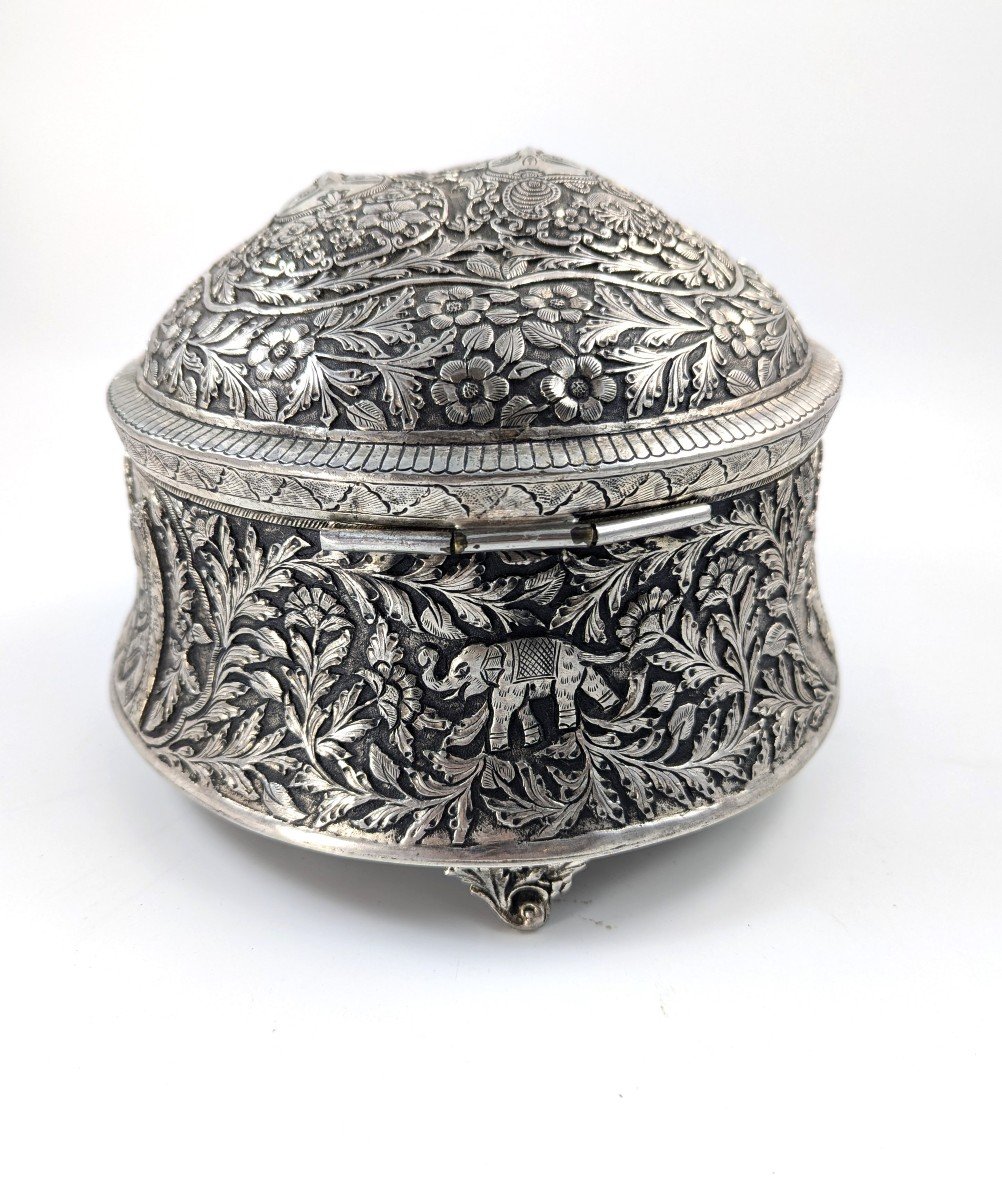 Antique Indian Handmade Silver Plated Pandan Box, C. 19th Century.-photo-1