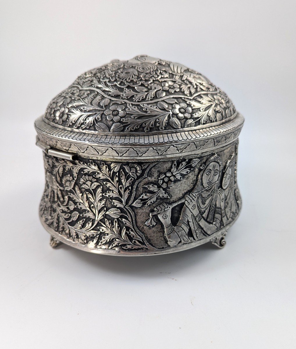 Antique Indian Handmade Silver Plated Pandan Box, C. 19th Century.-photo-2