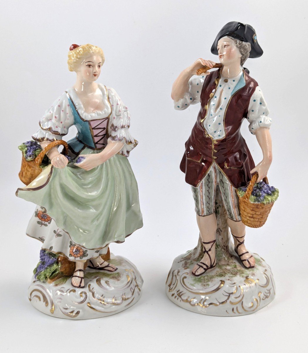 Figurines Anciennes En Porcelaine Représentant Des Vendangeurs, France, Style Sèvres, 19e Siècl