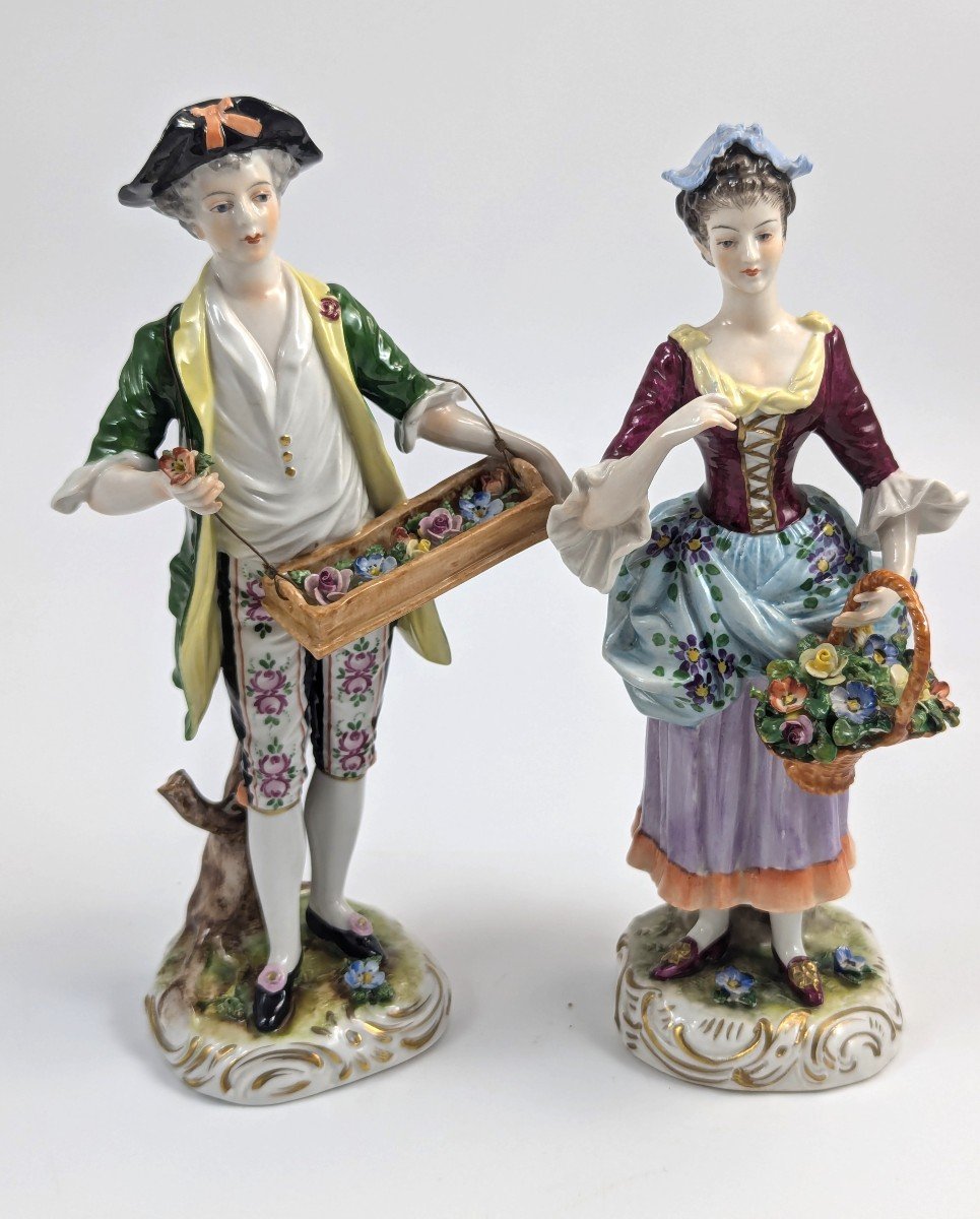 Figurines En Porcelaine De Vendeurs De Fleurs Par Volkstedt, Allemagne-photo-3