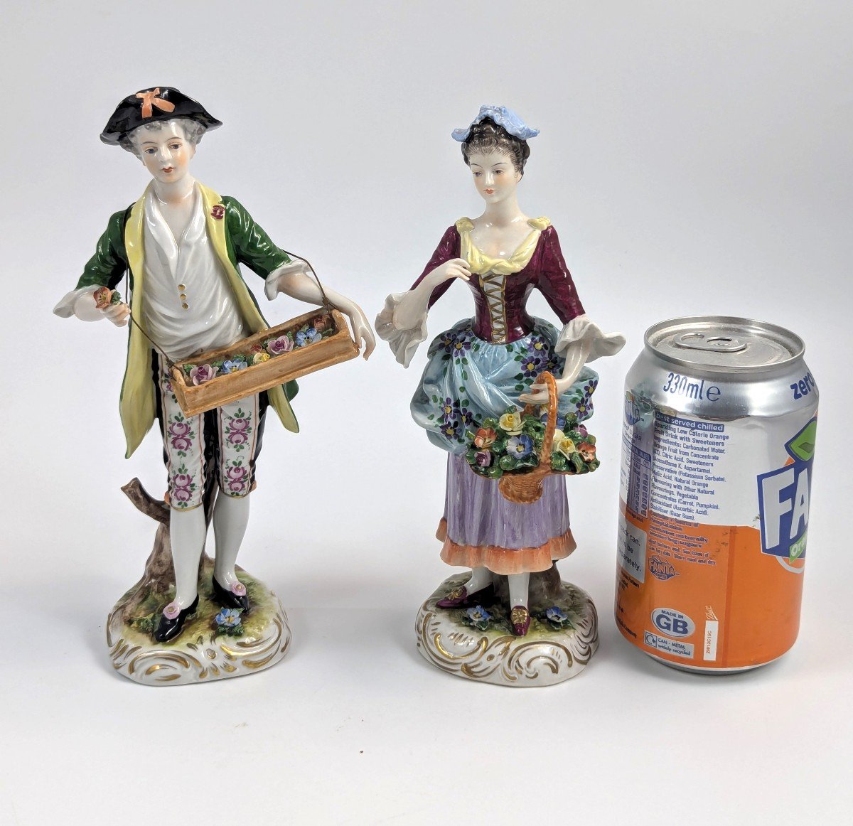 Figurines En Porcelaine De Vendeurs De Fleurs Par Volkstedt, Allemagne-photo-6