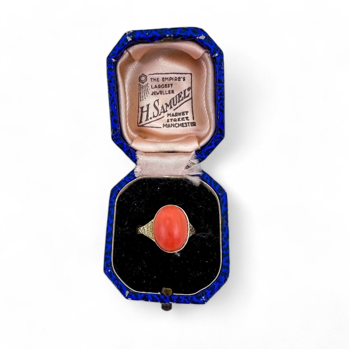 Art Deco 8ct Gold Ring With 6.65ct Oval Coral, C.1920-photo-2