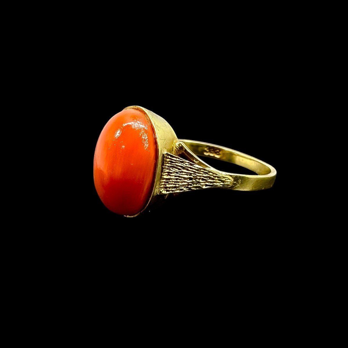 Art Deco 8ct Gold Ring With 6.65ct Oval Coral, C.1920-photo-7