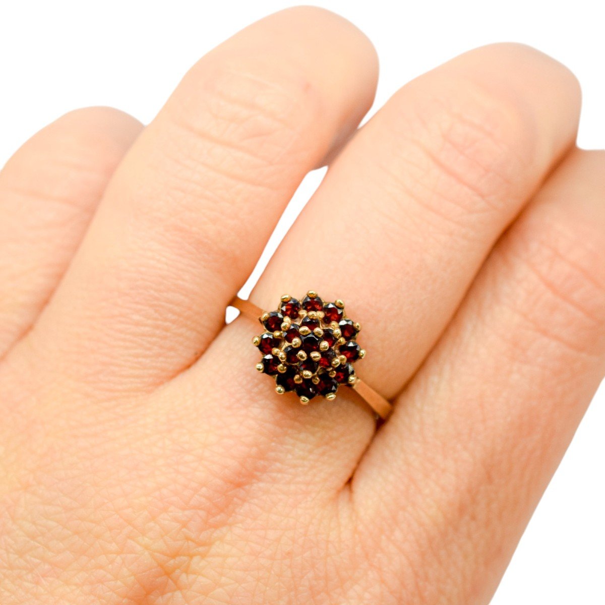 1970's Vintage Floral Daisy Cluster Ring In 9ct Yellow Gold. 