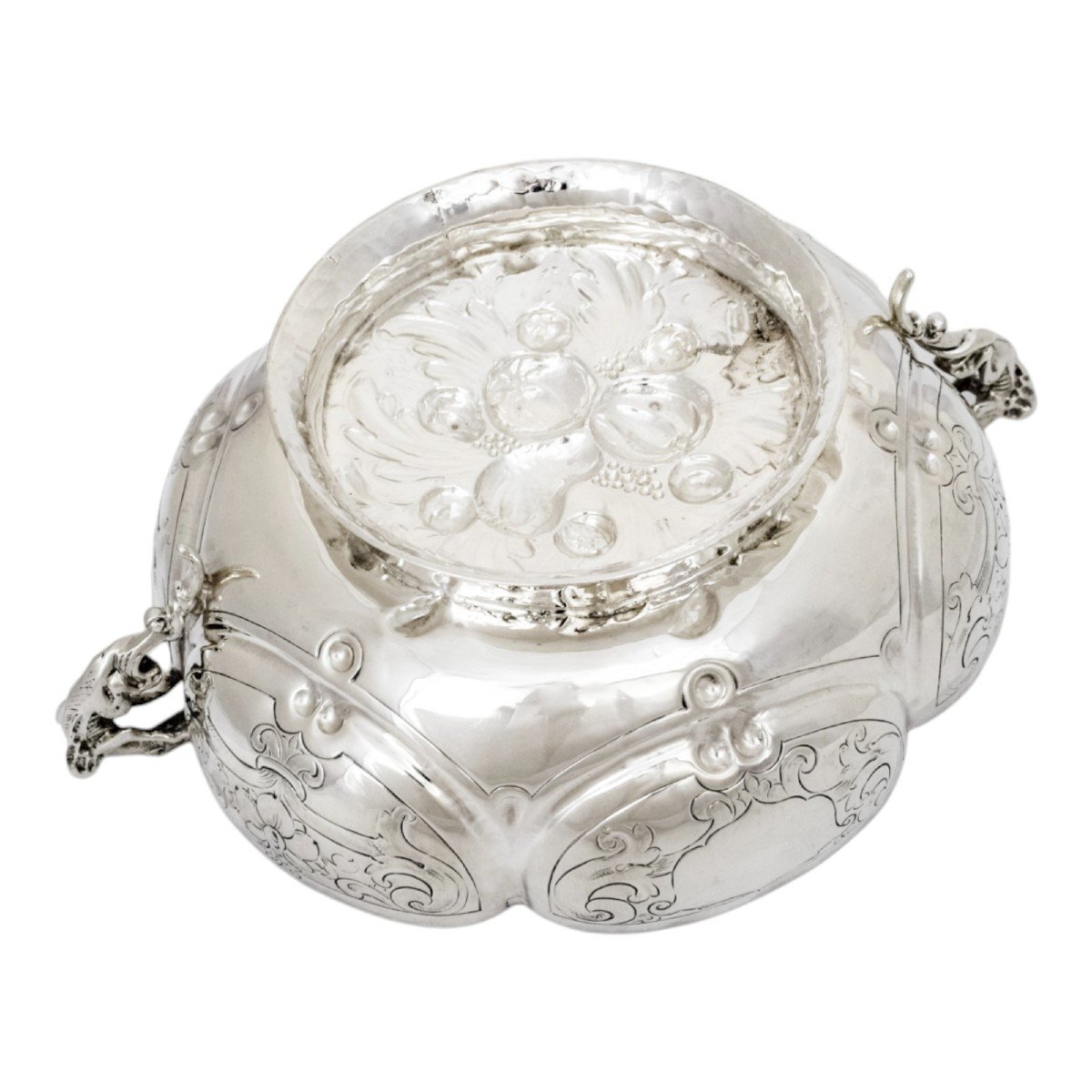 Georgian Repoussé Silver Fruit Bowl With Flying Dog Handles, 1812, 602g-photo-3