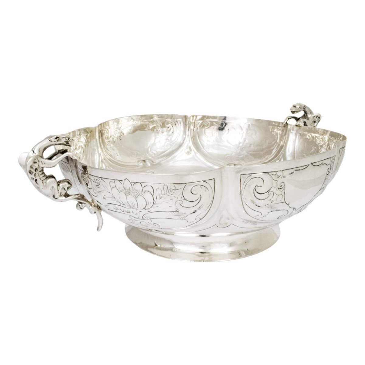 Georgian Repoussé Silver Fruit Bowl With Flying Dog Handles, 1812, 602g-photo-1