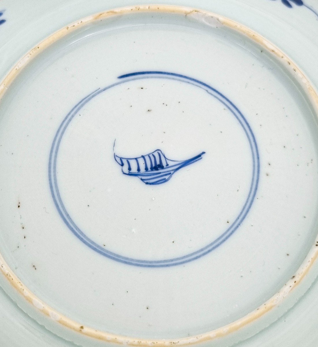 17th Century Qing Dynasty Chinese Kangxi Blue And White Porcelain Plate, Artemisia Leaf Mark-photo-3